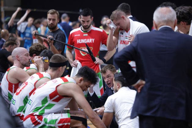 (260831) -- LJUBLJANA, Aug. 31, 2026 -- Gasper Okorn (front C), coach of Hungary, instructs the players during the men s FIBA Basketball World Cup 2027 European Qualifiers match between Slovenia and Hungary at Tivoli Sports Hall in Ljubljana, Slovenia, Aug. 30, 2026. (Photo by Xinhua) (SP)SLOVENIA-LJUBLJANA-BASKETBALL-WORLD CUP 2027 EUROPEAN QUALIFIERS-SLOVENIA VS HUNGARY ZeljkoxStevanic 