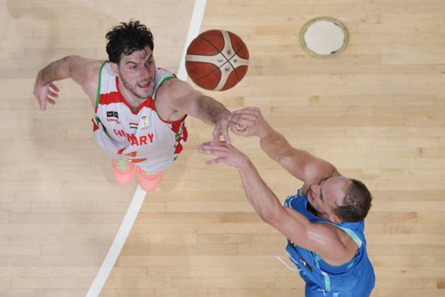 (260831) -- LJUBLJANA, Aug. 31, 2026 -- Gyorgy Goloman(L) of Hungary competes during the men s FIBA Basketball World Cup 2027 European Qualifiers match between Slovenia and Hungary at Tivoli Sports Hall in Ljubljana, Slovenia, Aug. 30, 2026. (Photo by Xinhua) (SP)SLOVENIA-LJUBLJANA-BASKETBALL-WORLD CUP 2027 EUROPEAN QUALIFIERS-SLOVENIA VS HUNGARY ZeljkoxStevanic 