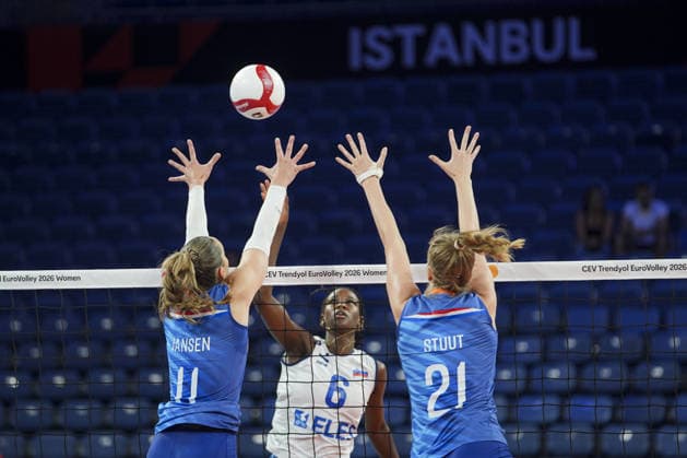 The Netherlands v Slovenia - CEV EuroVolley 2026 ISTANBUL, TURKIYE - AUGUST 31: Britte Stuut (21) of the Netherlands in action against Fatoumatta Sillah (6) of Slovenia during the CEV EuroVolley 2026 Women Round of 16 match between the Netherlands and Slovenia at Sinan Erdem Dome in Istanbul, Turkiye on August 31, 2026. Beyza Comert Anadolu Istanbul Turkey. Editorial use only. Please get in touch for any other usage.  Copyright: x2026xAnadoluxBeyzaxComertx