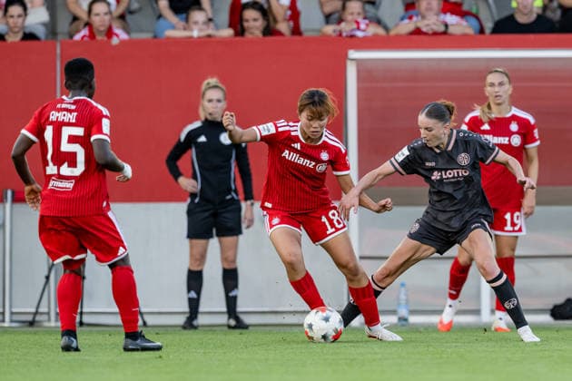 Kampf um den Ball Zweikampf zwischen Momoko Tanikawa (FC Bayern Muenchen Frauen, 18) und Gentiana Fetaj (1. FSV Mainz 05, 07) GER, FC Bayern Muenchen Frauen vs. 1. FSV Mainz 05, Fussball, Google Pixel Frauen-Bundesliga, 2. Spieltag, Saison 2026 2027, 31.08.2026 (DFL DFB REGULATIONS PROHIBIT ANY USE OF PHOTOGRAPHS as IMAGE SEQUENCES and or QUASI-VIDEO). Foto: HMB Media Heike Feiner *** Battle for the Ball: Tackle between Momoko Tanikawa (FC Bayern Munich Women, 18) and Gentiana Fetaj (1. FSV Mainz 05), 07 GER, FC Bayern Munich Women vs. 1. FSV Mainz 05, Soccer, Google Pixel Women’s Bundesliga, Matchday 2, 2026–2027 season, August 31, 2026. DFL and DFB regulations prohibit any use of photographs as image sequences and or quasi-video. Photo: HMB Media, Heike Feiner Copyright: HMBxMedia HeikexFeiner