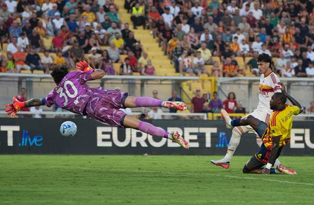 August 31, 2026, Lecce, Italy: AS Roma s Matias Soule scores the goal during the Italian Serie A soccer match US Lecce vs AS Roma at the Via Del Mare stadium in Lecce, Italy, 31 august 2026. ANSA ABBONDANZA SCURO LEZZI. Soccer: Serie A; Lecce-Roma  - ZUMAa110 20260831_zaf_a110_004 Copyright: xAbbondanzaxScuroxLezzix