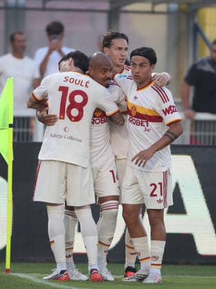 IPA87979453 - August 31, 2026 Lecce vs. Roma (Serie A) Sports; Soccer; Matchday 2& xD;In the photo: Celebration& xD;(Photo by Gino Mancini)  Copyright: xGinoxMancini IPAxSportx xx 87979453