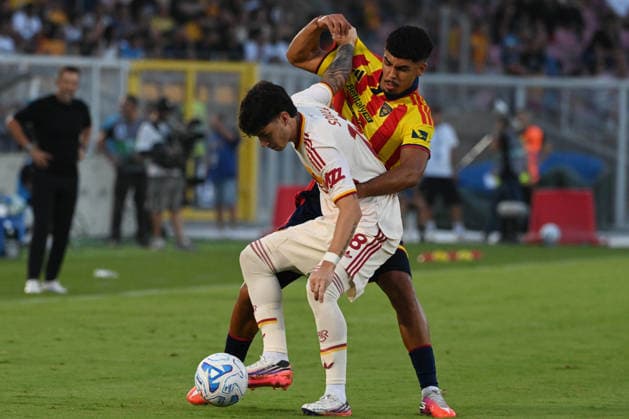 IPA87979463 - Matias Soule (AS Roma) against Danilo Veiga (US Lecce) during the US Lecce vs. AS Roma Italian Serie A soccer match in Lecce, Italy, on August 31, 2026  Copyright: xPasqualexGolia IPAxSportx xx 87979463