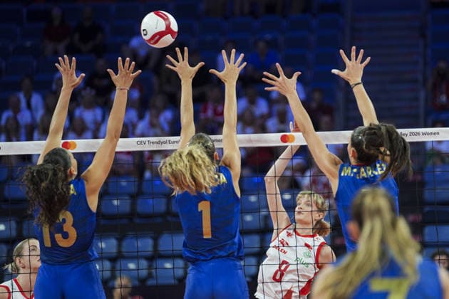 Poland v Portugal - CEV EuroVolley 2026 ISTANBUL, TURKIYE - AUGUST 31: Julita Piasecka (8) of Poland in action against Amanda Cavalcanti (1) of Portugal during the 2026 CEV Women s European Volleyball Championship Round of 16 match between Poland and Portugal at Sinan Erdem Sports Hall in Istanbul, Turkiye, on August 31, 2026. Beyza Comert Anadolu Istanbul Turkey. Editorial use only. Please get in touch for any other usage.  Copyright: x2026xAnadoluxBeyzaxComertx