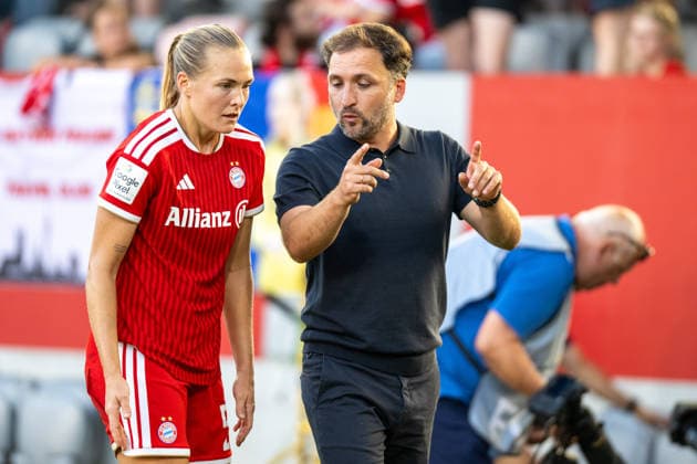Magdalena Eriksson 5 (FC Bayern Muenchen) im Gespraech mit Cheftrainer Jose Barcala (FC Bayern Muenchen), FC Bayern Frauen Muenchen - 1. FSV Mainz 05, Google Pixel Frauenbundesliga, 2. Spieltag, 31.08.26 DFB regulations prohibit any use of photographs as image sequences and or quasi-video. (kolbert-press) Muenchen Bayern Deutschland *** Magdalena Eriksson 5 FC Bayern Munich in conversation with head coach Jose Barcala FC Bayern Munich, FC Bayern Women Munich 1 FSV Mainz 05, Google Pixel Women s Bundesliga, Matchday 2, August 31, 2026. DFB regulations prohibit any use of photographs as image sequences and or quasi-video. Kolbert Press, Munich, Bayern, Germany Copyright: xkolbert-press UlrichxGamelx