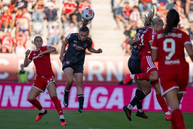 Klara Bühl 17 (FC Bayern Muenchen), Kara Bathmann 4 (1. FSV Mainz 05), FC Bayern Frauen Muenchen - 1. FSV Mainz 05, Google Pixel Frauenbundesliga, 2. Spieltag, 31.08.26 DFB regulations prohibit any use of photographs as image sequences and or quasi-video. (kolbert-press) Muenchen Bayern Deutschland *** Klara Bühl 17 FC Bayern Munich, Kara Bathmann 4 1 FSV Mainz 05, FC Bayern Munich Women 1 FSV Mainz 05, Google Pixel Women s Bundesliga, Matchday 2, August 31, 2026 DFB regulations prohibit any use of photographs as image sequences and or quasi-video; Kolbert Press, Munich, Bayern, Germany Copyright: xkolbert-press UlrichxGamelx