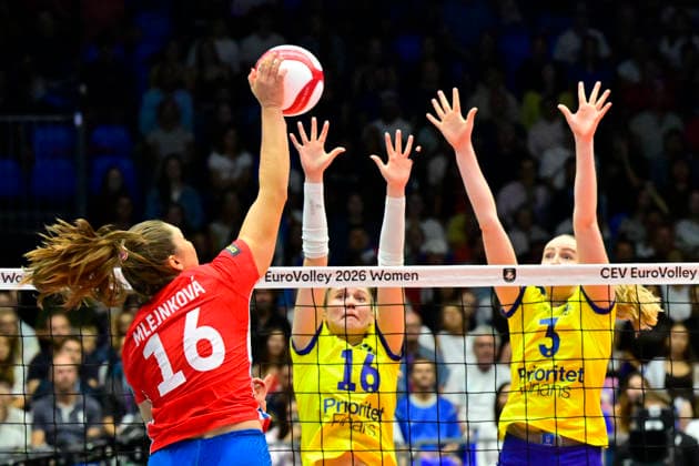 L-R Michaela Mlejnkova (CZE), Vilma Julevik (SWE) and Linda Andersson (SWE) in action during the Women s European Volleyball Championship, EuroVolley 2026, Round of 16, Czechia vs Sweden in Brno, Czech Republic, August 31, 2026. (CTKxPhoto VaclavxSalek) CTKPhotoP2026083106590  CTKPhotoP2026083106590