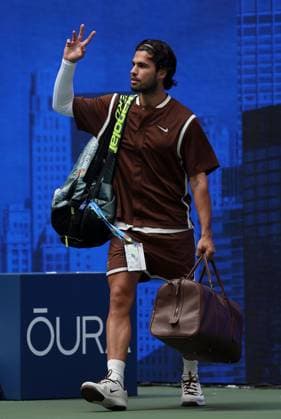 Carlos Alcaraz of Spain enters court 2026 US Open, Day Two, USTA Billie Jean King National Tennis Center, New York, USA - 31 Aug 2026New York USTA Billie Jean King National T New York (NY) United States of America EDITORIAL USE ONLY No use with unauthorised audio, video, data, fixture lists, club league logos or live services. Online in-match use limited to 120 images, no video emulation. No use in betting, games or single club league player publications.  Copyright: xEllaxLing Shutterstockx 17124549e