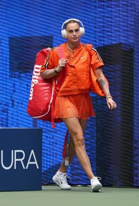 Aryna Sabalenka of Belarus walks onto court 2026 US Open, Day Two, USTA Billie Jean King National Tennis Center, New York, USA - 31 Aug 2026New York USTA Billie Jean King National T New York (NY) United States of America EDITORIAL USE ONLY No use with unauthorised audio, video, data, fixture lists, club league logos or live services. Online in-match use limited to 120 images, no video emulation. No use in betting, games or single club league player publications.  Copyright: xEllaxLing Shutterstockx 17124549s