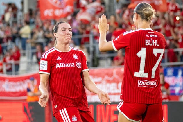 Torjubel zum 2:0, Vanessa Gilles 2 (FC Bayern Muenchen) boom, Klara Bühl 17 (FC Bayern Muenchen), FC Bayern Frauen Muenchen - 1. FSV Mainz 05, Google Pixel Frauenbundesliga, 2. Spieltag, 31.08.26 DFB regulations prohibit any use of photographs as image sequences and or quasi-video. (kolbert-press) Muenchen Bayern Deutschland *** Goal celebration for the 2-0 lead: Vanessa Gilles (2), FC Bayern Munich; Klara Bühl (17), FC Bayern Munich; FC Bayern Munich Women 1, FSV Mainz 05; Google Pixel Women s Bundesliga, Matchday 2, August 31, 2026 DFB regulations prohibit any use of photographs as image sequences and or quasi-video; Kolbert Press, Munich, Bayern, Germany Copyright: xkolbert-press UlrichxGamelx