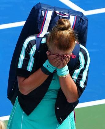 16 year old Kristina Liutova bursts into tears after her three set loss to Qinwen Zheng 2026 US Open, Day Two, USTA Billie Jean King National Tennis Center, New York, USA - 31 Aug 2026New York USTA Billie Jean King National T New York (NY) United States of America EDITORIAL USE ONLY No use with unauthorised audio, video, data, fixture lists, club league logos or live services. Online in-match use limited to 120 images, no video emulation. No use in betting, games or single club league player publications.  Copyright: xJavierxGarcia Shutterstockx 17124548k