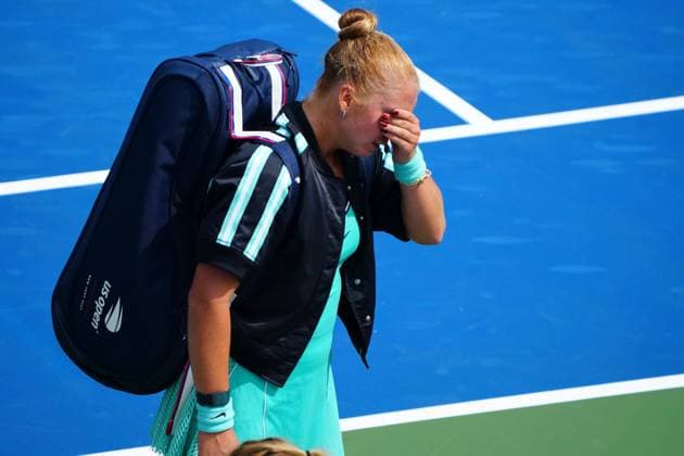 16 year old Kristina Liutova bursts into tears after her three set loss to Qinwen Zheng 2026 US Open, Day Two, USTA Billie Jean King National Tennis Center, New York, USA - 31 Aug 2026New York USTA Billie Jean King National T New York (NY) United States of America EDITORIAL USE ONLY No use with unauthorised audio, video, data, fixture lists, club league logos or live services. Online in-match use limited to 120 images, no video emulation. No use in betting, games or single club league player publications.  Copyright: xJavierxGarcia Shutterstockx 17124548m
