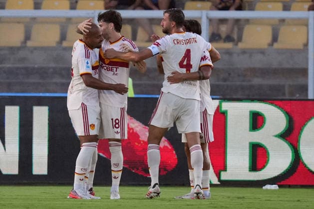 SOCCER - Serie A - US Lecce vs. AS Roma Photo by IPA ABACAPRESS.COM87979440 - Matias Soule of AS Roma celebrates after scoring a goal with his teammates during the US Lecce vs. AS Roma Serie A soccer match in Lecce, Italy, on August 31, 2026 Lecce Italy  Copyright: xIPAxSport ABACAx