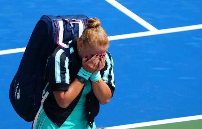 16 year old Kristina Liutova bursts into tears after her three set loss to Qinwen Zheng 2026 US Open, Day Two, USTA Billie Jean King National Tennis Center, New York, USA - 31 Aug 2026New York USTA Billie Jean King National T New York (NY) United States of America EDITORIAL USE ONLY No use with unauthorised audio, video, data, fixture lists, club league logos or live services. Online in-match use limited to 120 images, no video emulation. No use in betting, games or single club league player publications.  Copyright: xJavierxGarcia Shutterstockx 17124548l