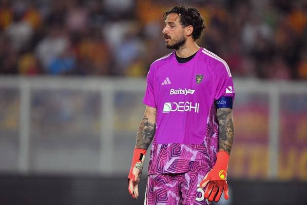 US Lecce s Goalkeeper Wladimiro Falcone (30 US Lecce) in action during the Serie A Enilive matchday 2 match between US Lecce and AS Roma at the Stadio Via del Mare in Lecce, Italy, Monday, August 31, 2026. (Credit Image: Giovanni Evangelista LaPresse)  Copyright: xGiovannixEvangelista LaPressex