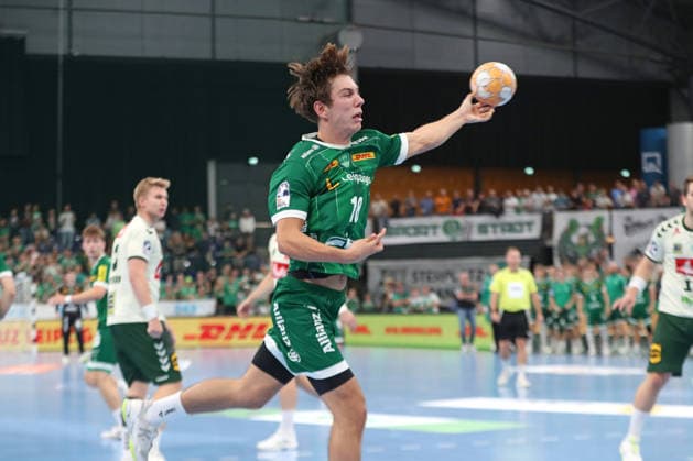 Handball, HBL2: SC DHfK Leipzig vs. GWD Minden, August 31, 2026. Staffan Peter (18) scores his team’s first goal of the season for SC DHfK Leipzig in the 2nd Division Handball (2. Bundesliga), 2026–2027 season, Matchday 1: SC DHfK Leipzig vs. GWD Minden on August 31, 2026, at the Quarterback Immobilien Arena in Leipzig Copyright: xBEAUTIFULxSPORTS JanxKaeferx