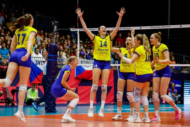 260831 Hanna Hellvig of Sweden celebrates with her teammates during the CEV EuroVolley 2026 round of 16 volleyball match between the Czech Republic and Sweden on August 31, 2026 in Brno. Photo by Pavel Lebeda, BILDBYRAN COP 18 XY0126: volleyball, women’s European Volleyball Championship, round of 16, Czech Republic, Sweden, BBENG, celebration  Copyright: PAVELxLEBEDA BB260831BB563