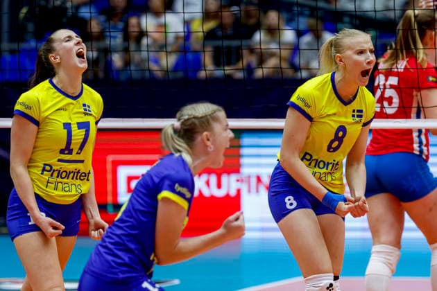 260831 Anna Haak and Elma Olofsson of Sweden celebrate during the CEV EuroVolley 2026 round of 16 volleyball match between the Czech Republic and Sweden on August 31, 2026 in Brno. Photo by Pavel Lebeda. BILDBYRAN COP 18 XY0126 volleyball women s EuroVolley Championship round of 16 Czech Republic Sweden BBENG celebration  Copyright: PAVELxLEBEDA BB260831BB619