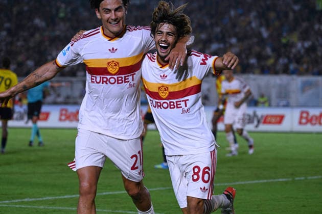 SOCCER - Serie A - US Lecce vs. AS Roma Photo by IPA ABACAPRESS.COM87980405 - Rodrigo Mora (AS Roma) and Paulo Dybala (AS Roma) celebrate after scoring a goal during the US Lecce vs. AS Roma Serie A soccer match in Lecce, Italy, on August 31, 2026 Lecce Italy  Copyright: xIPAxSport ABACAx