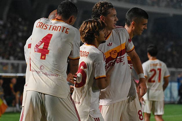 SOCCER - Serie A - US Lecce vs. AS Roma Photo by IPA ABACAPRESS.COM87980401 - AS Roma celebrates after scoring a goal during the US Lecce vs. AS Roma Serie A soccer match in Lecce, Italy, on August 31, 2026 Lecce Italy  Copyright: xIPAxSport ABACAx