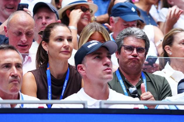 A thumbs up from the father of Carlos Alcaraz, Carlos 2026 US Open, Day Two, USTA Billie Jean King National Tennis Center, New York, USA - 31 Aug 2026New York USTA Billie Jean King National T New York (NY) United States of America EDITORIAL USE ONLY No use with unauthorised audio, video, data, fixture lists, club league logos or live services. Online in-match use limited to 120 images, no video emulation. No use in betting, games or single club league player publications. Copyright: xJavierxGarcia Shutterstockx 17124548ai