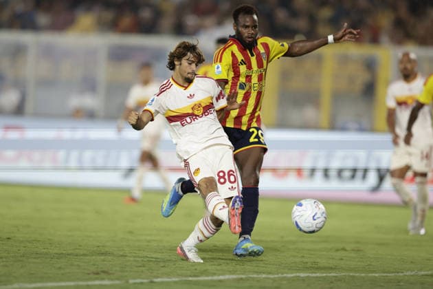 SOCCER - Serie A - US Lecce vs. AS Roma Photo by IPA ABACAPRESS.COM87980576 - Roma s Portuguese midfielder Rodrigo Mora scores against Lecce to make the score 0-4 during the Serie A soccer match between Lecce and AS Roma at the Via Del Mare Ettore Giardiniero Stadium in Lecce on August 31, 2026. Lecce Italy  Copyright: xIPAxSport ABACAx
