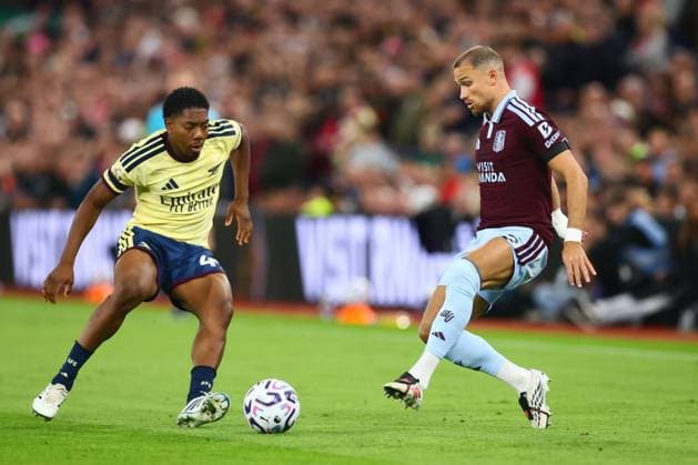 Myles Lewis-Skelly of Arsenal and Matty Cash of Aston Villa Aston Villa v Arsenal, Premier League Football, Football, Villa Park, Birmingham, UK - 31 Aug 2026Birmingham Villa Park United Kingdom EDITORIAL USE ONLY No use with unauthorised audio, video, data, fixture lists, club league logos or live services. Online in-match use limited to 120 images, no video emulation. No use in betting, games or single club league player publications. Copyright: xPaulxCurrie Shutterstockx 17126356l