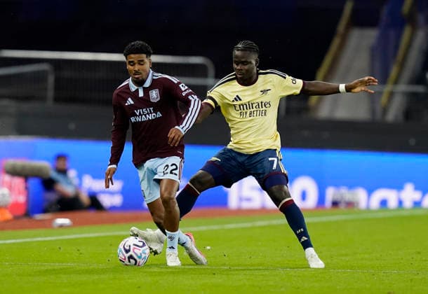 Birmingham, England, 31st August 2026. Ian Maatsen of Aston Villa tussles with Bukayo Saka of Arsenal during the Aston Villa vs Arsenal Premier League match at Villa Park, Birmingham. Picture credit should read: Andrew Yates Sportimage EDITORIAL USE ONLY. No use with unauthorised audio, video, data, fixture lists, club league logos or live services. Online in-match use limited to 120 images, no video emulation. No use in betting, games or single club league player publications. SPI_016_AY_Villa_Arsenal SPI-4946-0016