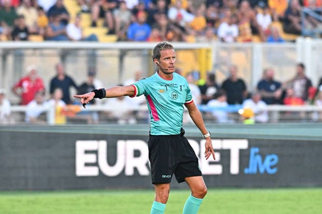 Foto IPP Marco Verri Lecce 31 08 26 Calcio Campionato Serie A 2026 2027 Lecce-Roma nella foto l’arbirto Sig. Daniele Chiffi di Padova Italy Photo Press - World Copyright Lecce italy Italy ITALY  Copyright: xR4924_italyphotopressx