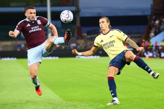 Football, England, Aston Villa v Arsenal FC