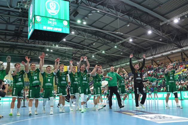 Handball, HBL2 SC DHfK Leipzig vs. GWD Minden, August 31, 2026; Victory celebrations with the SC DHfK Leipzig team; Joy, Emotion; Handball, 2nd Bundesliga, 2026–2027 season, Matchday 1: SC DHfK Leipzig vs. GWD Minden on August 31, 2026, at the Quarterback Immobilien Arena in Leipzig Copyright: xBEAUTIFULxSPORTS JanxKaeferx