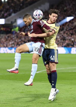 Aston Villa gegen Arsenal, 31. August 2026, Aston Premier League Fußball Aston Villa gegen Arsenal Emiliano Buendia von Aston Villa und Declan Rice von Arsenal Foto: Charlotte Wilson Offside Aston UK  Copyright: xCharlottexWilsonx xOffsidexOffside