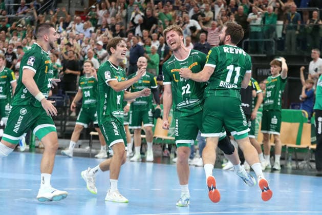 Handball, HBL2: SC DHfK Leipzig vs. GWD Minden, August 31, 2026. Franz Semper (32), SC DHfK Leipzig, scored the decisive final goal. Cheers, joy, victory. Handball, 2nd Bundesliga, 2026–2027 season, Matchday 1: SC DHfK Leipzig vs. GWD Minden on August 31, 2026, at the Quarterback Immobilien Arena in Leipzig Copyright: xBEAUTIFULxSPORTS JanxKaeferx