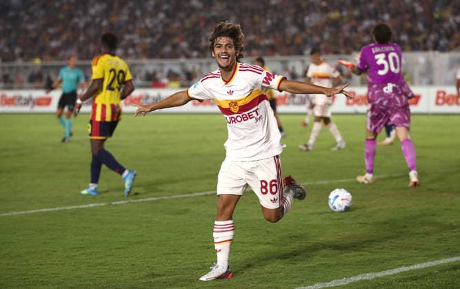 IPA87981038 - August 31, 2026 Lecce vs. Roma (Serie A) Sports; Soccer; Matchday 2& xD;In the photo: Mora celebrates& xD;(Photo by Gino Mancini)  Copyright: xGinoxMancini IPAxSportx xx 87981038