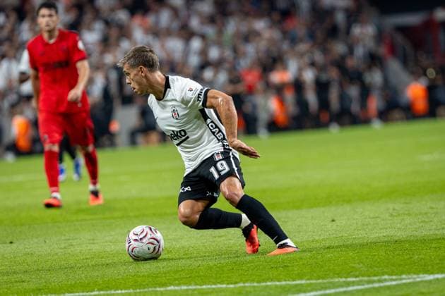 Besiktas JK vs Corum FK Trendyol Super League 3rd week Leandro Trossard of Besiktas JK in action during the Trendyol Super League 3nd week match between Besiktas JK and Corum FK at Tupras Stadium on August 31th, 2026. Istanbul Turkey  Copyright: xBurakxBasturkx