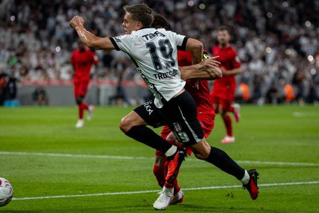 Besiktas JK vs Corum FK Trendyol Super League 3rd week Leandro Trossard of Besiktas JK in action during the Trendyol Super League 3nd week match between Besiktas JK and Corum FK at Tupras Stadium on August 31th, 2026. Istanbul Turkey  Copyright: xBurakxBasturkx