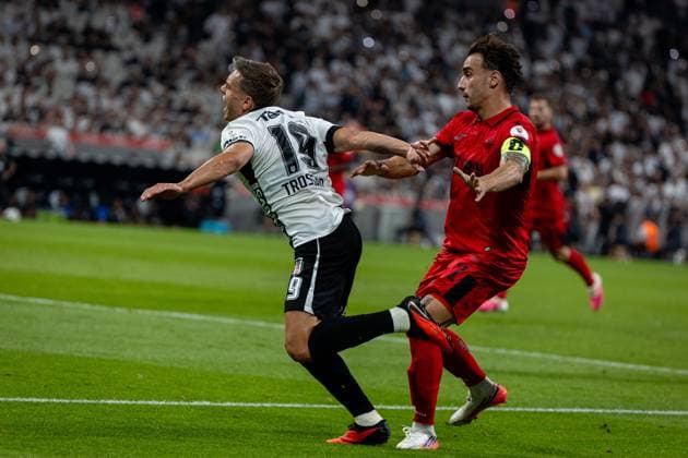 Besiktas JK vs Corum FK Trendyol Super League 3rd week Leandro Trossard of Besiktas JK in action during the Trendyol Super League 3nd week match between Besiktas JK and Corum FK at Tupras Stadium on August 31th, 2026. Istanbul Turkey  Copyright: xBurakxBasturkx