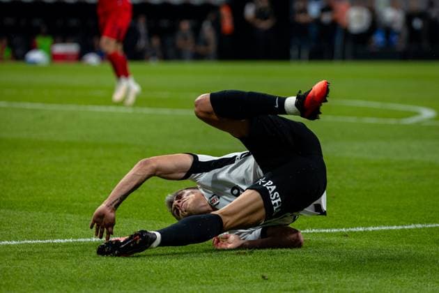 Besiktas JK vs Corum FK Trendyol Super League 3rd week Leandro Trossard of Besiktas JK lies on the pitch during the Trendyol Super League 3nd week match between Besiktas JK and Corum FK at Tupras Stadium on August 31th, 2026. Istanbul Turkey  Copyright: xBurakxBasturkx