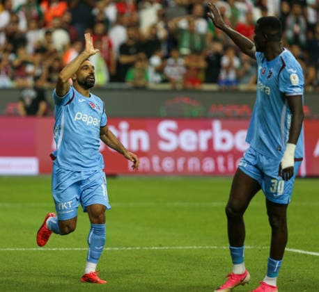 Amed Sportif Faaliyetler v Trabzonspor - Turkish Super Lig DIYARBAKIR, TURKIYE - AUGUST 31: Mohamed Slaah (10) of Trabzonspor celebrates after scoring a goal during the Turkish Super Lig Week 3 match between Amed Sportif Faaliyetler and Trabzonspor at Diyarbakir Stadium in Diyarbakir, Turkiye, on August 31, 2026. Osman Bilgin Anadolu Diyarbakir Turkey. Editorial use only. Please get in touch for any other usage.  Copyright: x2026xAnadoluxOsmanxBilginx