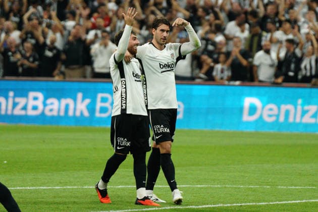 August 31, 2026, Besiktas, Istanbul, Turkey: Dusan Vlahovic (C-R) and Orkun Kokcu (C-L) of Besiktas celebrates after scoring his team s second goal during the Turkish Super League 2026 27 match between Besiktas vs Corum at Besiktas Park in Istanbul, Turkey, on August 31, 2026. Turkish Super League 2026 27 - Besiktas Vs Corum  - ZUMAu194 20260831_zip_u194_015 Copyright: xTolgaxUluturkx