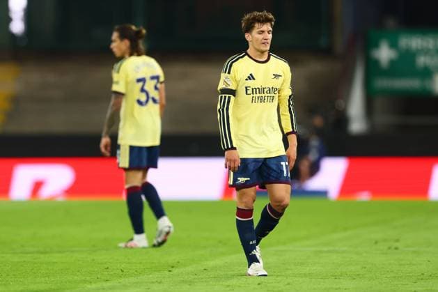 Christos Tzolis of Arsenal looks dejected during the game Aston Villa v Arsenal, Premier League Football, Football, Villa Park, Birmingham, UK - 31 Aug 2026Birmingham Villa Park United Kingdom EDITORIAL USE ONLY No use with unauthorised audio, video, data, fixture lists, club league logos or live services. Online in-match use limited to 120 images, no video emulation. No use in betting, games or single club league player publications. Copyright: xPaulxCurrie Shutterstockx 17126356w