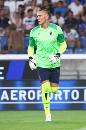 Atalanta BC v Bologna FC - Serie A 2026 27 Lukasz Skorupski in action during the Serie A match between Atalanta BC and Bologna FC at New Balance Arena in Bergamo, Italy, on August 31, 2026. Bergamo Bergamo Italy  Copyright: xMairoxCinquettix originalFilename:cinquetti-atalanta260831_npSRw.jpg