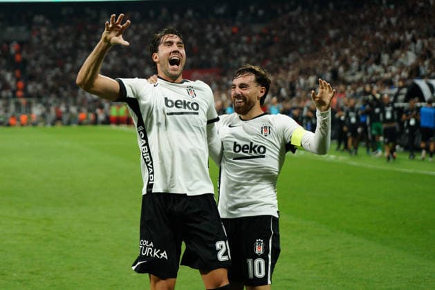 August 31, 2026, Besiktas, Istanbul, Turkey: Dusan Vlahovic (C-L) with Orkun Kokcu (C-R) of Besiktas celebrates after scoring his team s third goal during the Turkish Super League 2026 27 match between Besiktas vs Corum at Besiktas Park in Istanbul, Turkey, on August 31, 2026. Turkish Super League 2026 27 - Besiktas Vs Corum  - ZUMAu194 20260831_zip_u194_020 Copyright: xTolgaxUluturkx