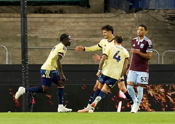 Birmingham, England, 31st August 2026. Bukayo Saka of Arsenal celebrates scoring the first goal during the Aston Villa vs Arsenal Premier League match at Villa Park, Birmingham. Picture credit should read: Andrew Yates Sportimage EDITORIAL USE ONLY. No use with unauthorised audio, video, data, fixture lists, club league logos or live services. Online in-match use limited to 120 images, no video emulation. No use in betting, games or single club league player publications. SPI_045_AY_Villa_Arsenal SPI-4946-0045