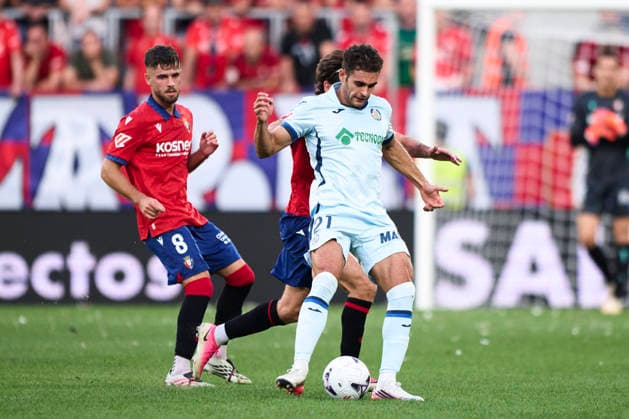 CA Osasuna v Getafe CF - LaLiga EA Sports 2026 27 Andres Garcia of Getafe CF with the ball during the LaLiga EA Sports match between CA Osasuna and Getafe CF at Estadio El Sadar in Pamplona, Spain, on August 31, 2026. Pamplona Spain  Copyright: xCesarxOrtizxGonzalezx originalFilename:ortizgonzalez-caosasun260831_npj3Q.jpg