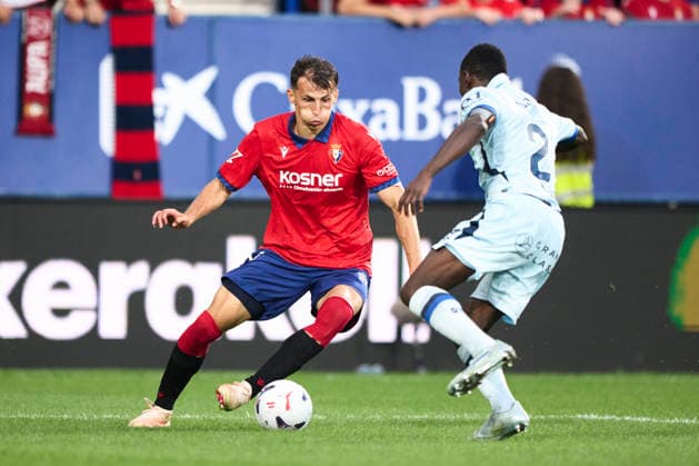 CA Osasuna v Getafe CF - LaLiga EA Sports 2026 27 Ante Budimir of CA Osasuna duels for the ball with Djene Dakonam of Getafe CF during the LaLiga EA Sports match between CA Osasuna and Getafe CF at Estadio El Sadar in Pamplona, Spain, on August 31, 2026. Pamplona Spain  Copyright: xCesarxOrtizxGonzalezx originalFilename:ortizgonzalez-caosasun260831_npOZ8.jpg