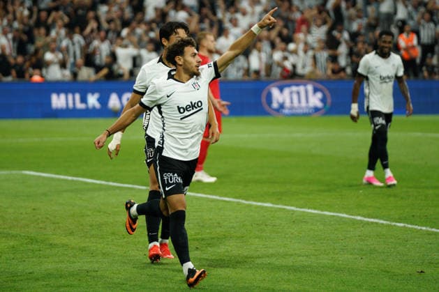 August 31, 2026, Besiktas, Istanbul, Turkey: Ilhan Fakili (C) of Besiktas celebrates after scoring his team s fifth goal during the Turkish Super League 2026 27 match between Besiktas vs Corum at Besiktas Park in Istanbul, Turkey, on August 31, 2026. Turkish Super League 2026 27 - Besiktas Vs Corum  - ZUMAu194 20260831_zip_u194_028 Copyright: xTolgaxUluturkx