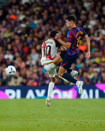 ESP: FC Barcelona, Barca - Rayo Vallecano. La Liga EA Sports. Matchday 3. Andreas Christensen of FC Barcelona and Sergio Camello of Rayo Vallecano during the La Liga EA Sports match between FC Barcelona and Rayo Vallecano played at Spotify Camp Nou Stadium on 31 Aug 2026 in Barcelona, Spain. kpng Copyright: xSergioxRuizx xPRESSINPHOTOx PS_2627_BAR_RAY_046