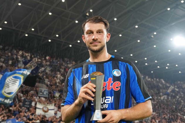 Atalanta s Lazar Samardzic Panini player of the match during the Serie A soccer match between Atalanta and Bologna the New Balance Arena in Bergamo, north Italy - Monday , August 31 , 2026. - Soccer  Copyright: xSpada LaPressex