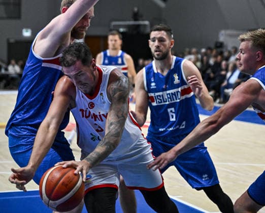 Iceland v Turkiye - FIBA Basketball World Cup 2027 European Qualifiers REYKJAVIK, ICELAND - AUGUST 31: Yigitcan Saybir (3) of Turkiye in action against Jon Axel Gudmundsson (6) of Iceland during the FIBA Basketball World Cup 2027 European Qualifiers Second Round Group J match between Iceland and Turkiye at Laugardalsholl in Reykjavik, Iceland, on August 31, 2026. Muhammed Enes Yildirim Anadolu Reykjavik Iceland. Editorial use only. Please get in touch for any other usage.  Copyright: x2026xAnadoluxMuhammedxEnesxYildirimx